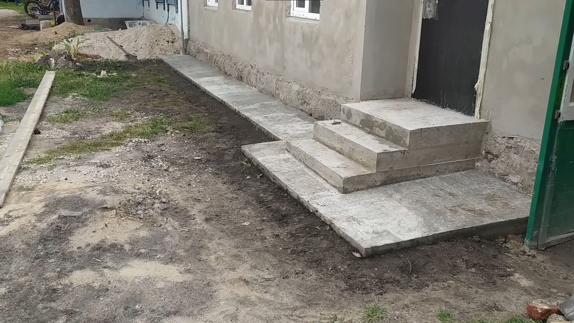 Новогусельский
